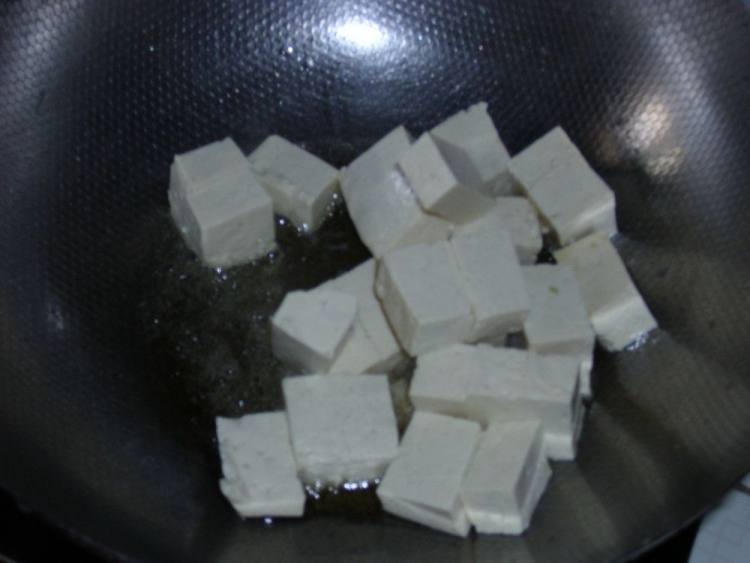 青椒煎豆腐步骤3