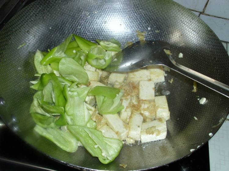 青椒煎豆腐步骤4