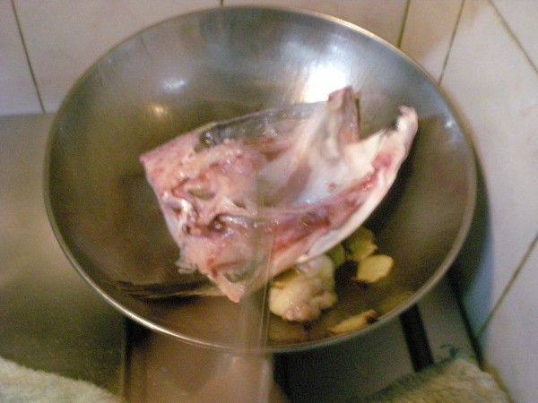 鲢鱼头炖豆腐-妈妈菜步骤4