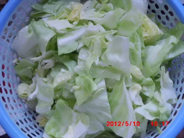 刚白菜炖豆腐步骤2