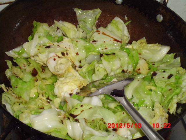 刚白菜炖豆腐步骤5