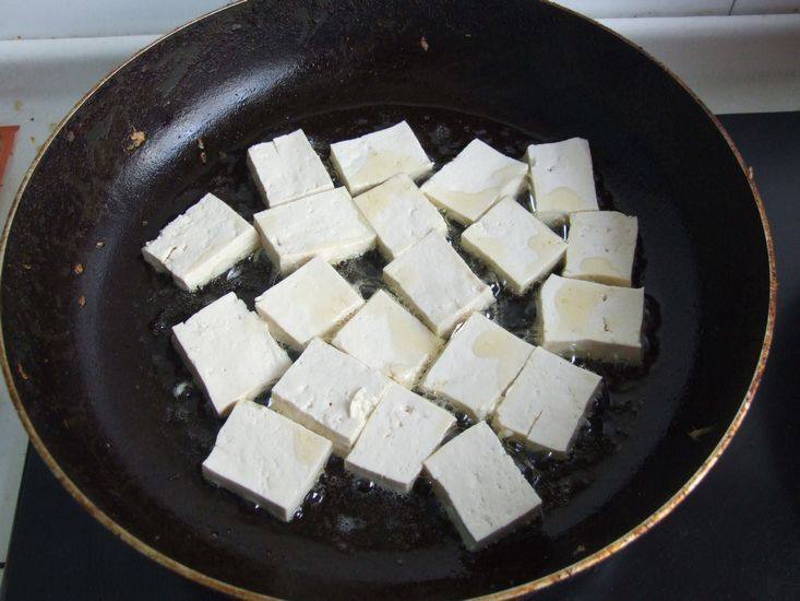 洋葱炒豆腐步骤2