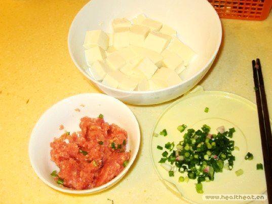 肉沫豆腐步骤1