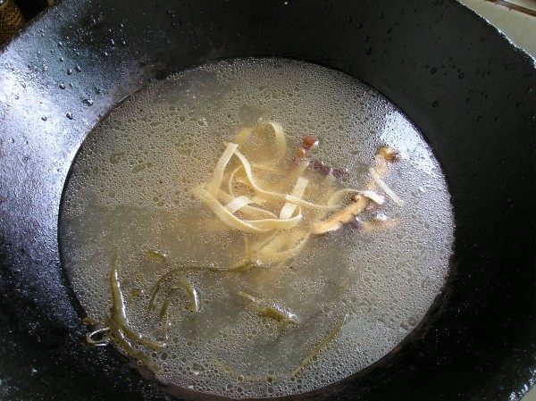 菌汤豆腐步骤6