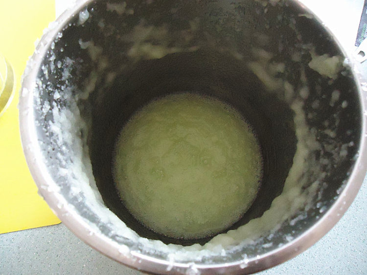 青苹果芹菜汁步骤8