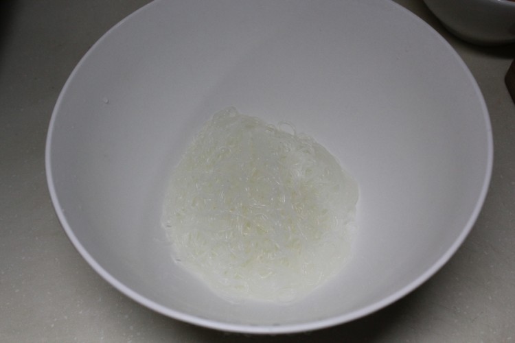 生菜拌粉丝步骤2
