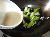 毛豆炒丝瓜木耳步骤7