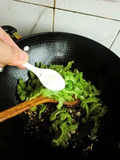 橄榄肉末煸苦瓜步骤9