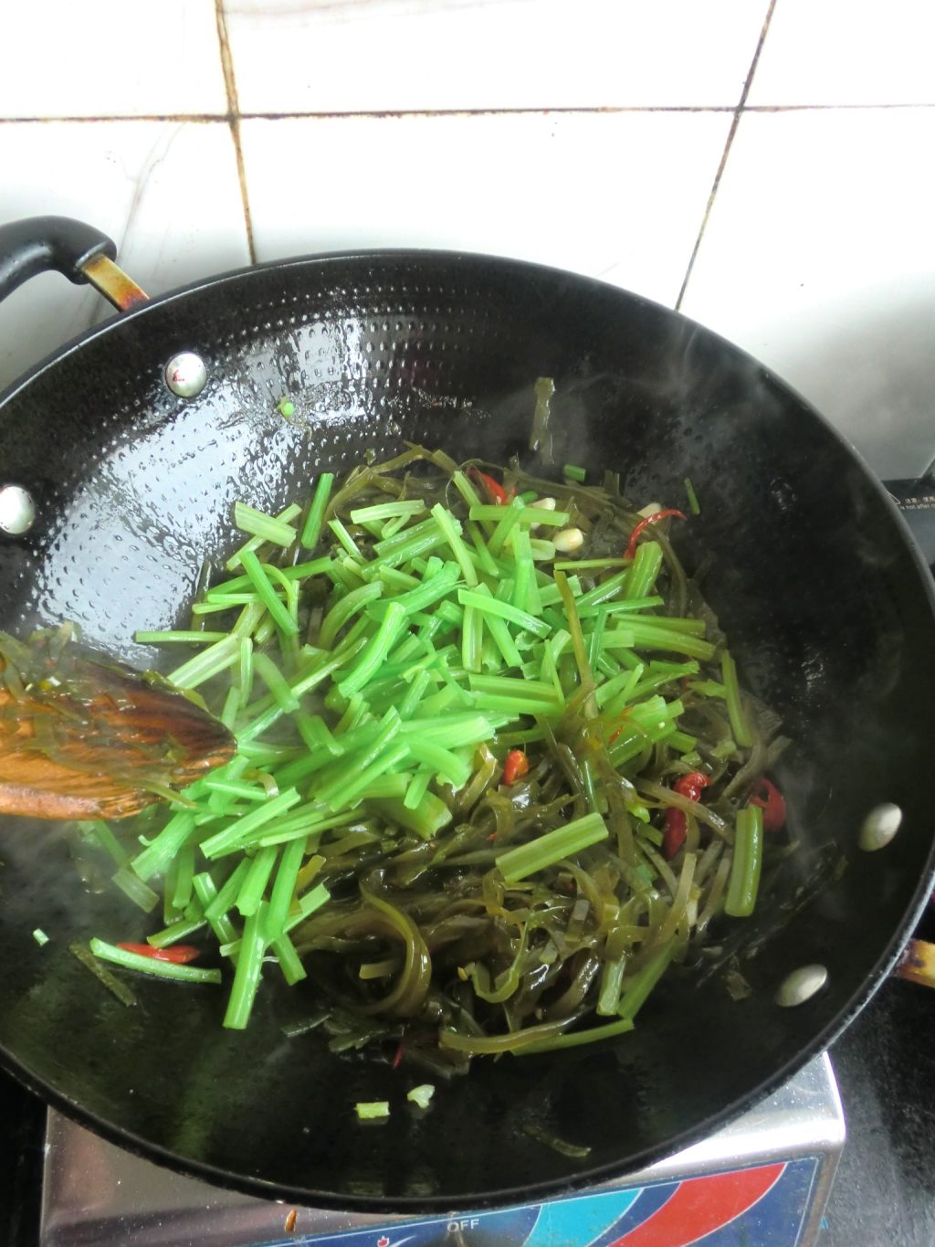 姜汁芹菜海带丝步骤6
