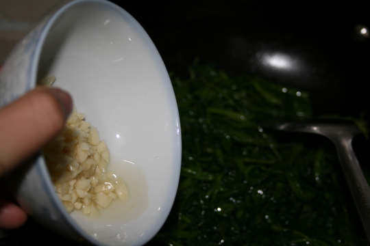 素炒空心菜步骤7