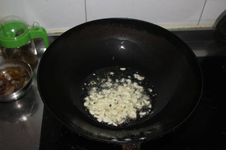 蒜炝空心菜步骤3
