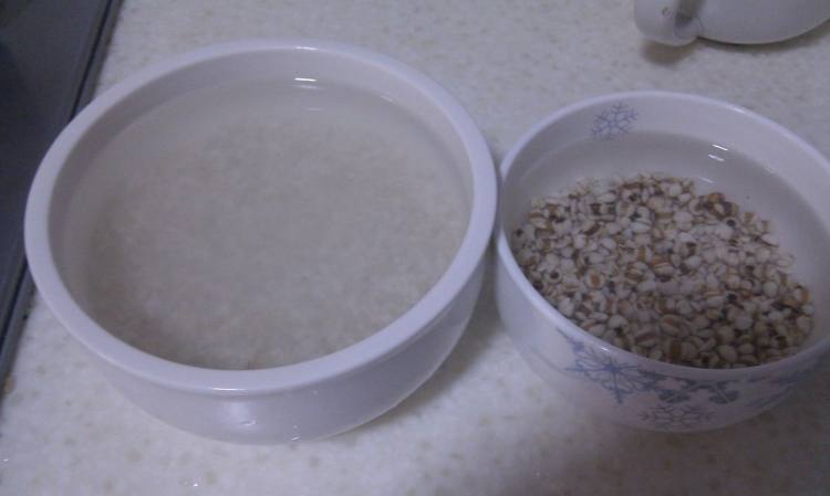 南瓜薏仁粥步骤2