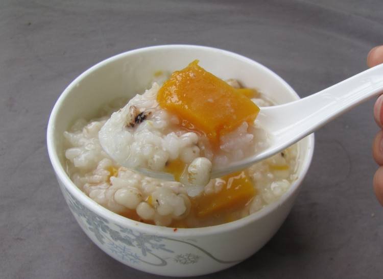 南瓜薏仁粥步骤8