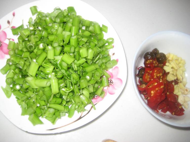 泡椒空心菜梗步骤2