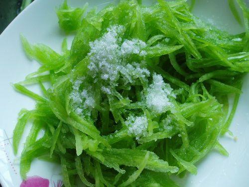 苦瓜烙饼步骤2
