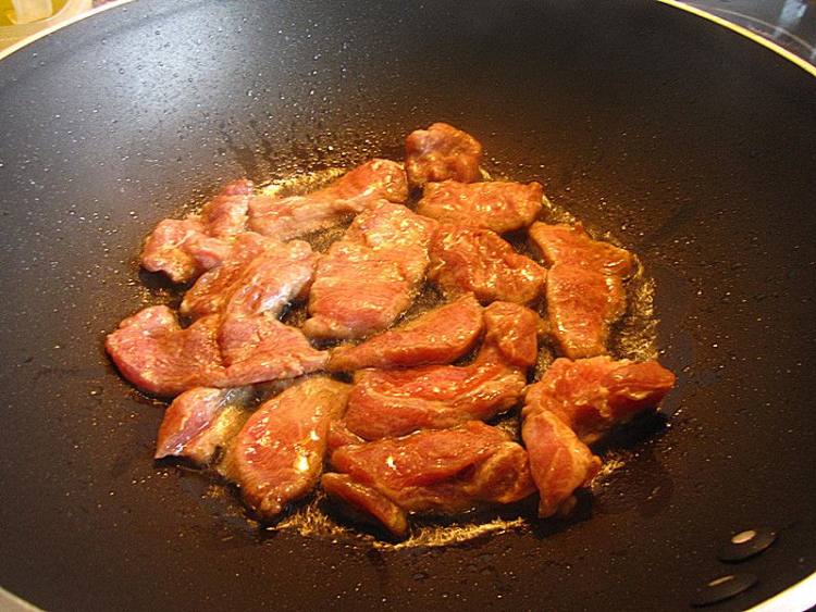紫苏猪颈肉炒南瓜步骤1