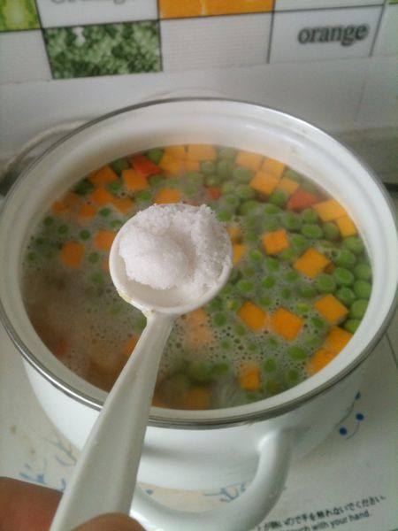 果蔬骨头汤步骤6