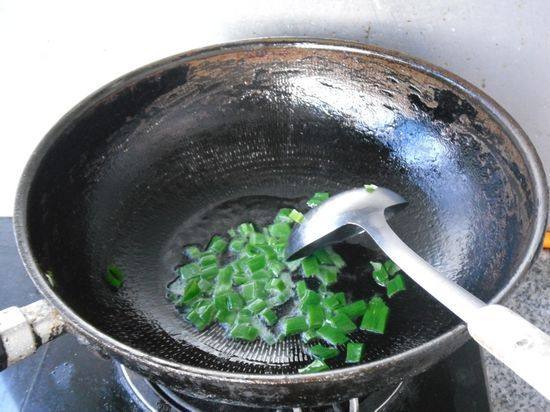 番茄丝瓜丁步骤4