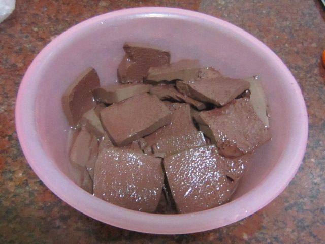 猪血鲜虾汤步骤1
