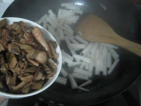 芋禾白萝卜步骤4