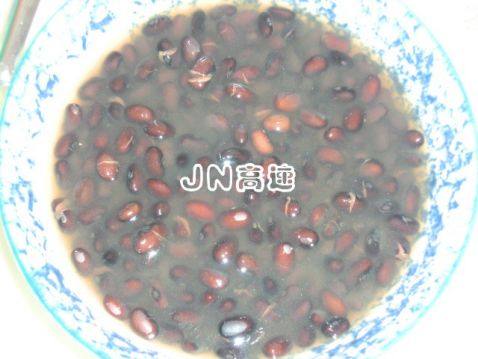 双豆烩萝卜步骤2