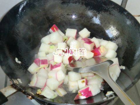 双豆烩萝卜步骤6