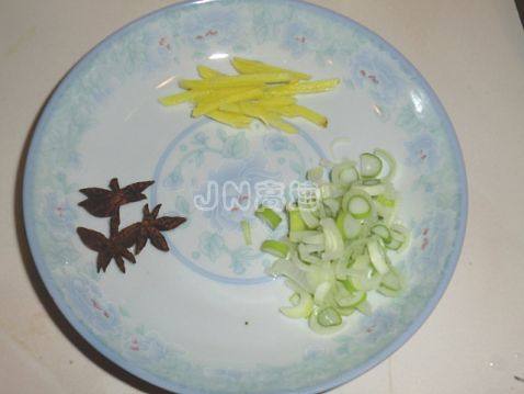 双豆烩萝卜步骤4