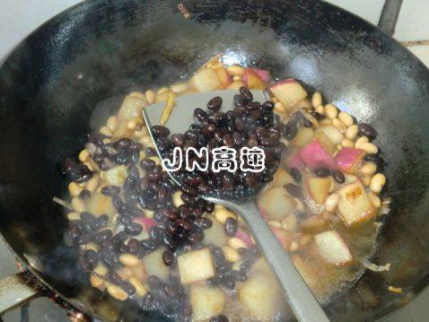 双豆烩萝卜步骤10