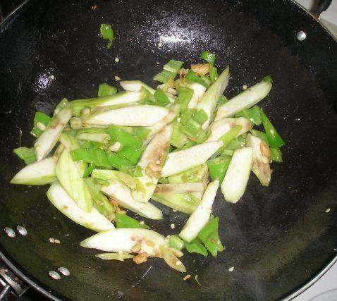 蒜香丝瓜炒蛋步骤8