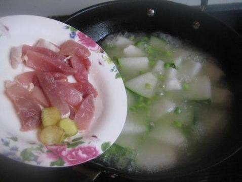 冬瓜毛豆咸肉汤步骤4