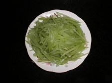 莴笋胡萝卜丝步骤1