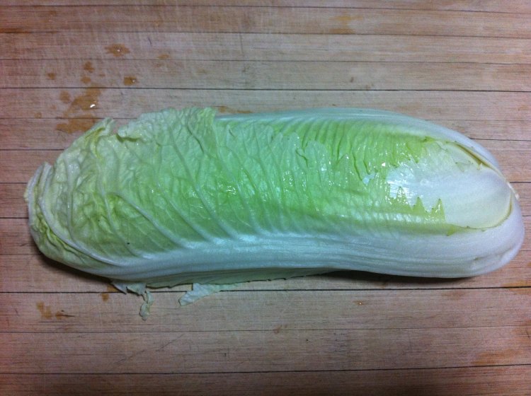 白菜虾皮面条汤步骤1