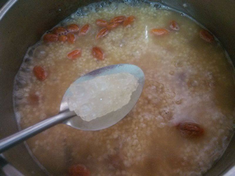桂圆小米粥步骤7