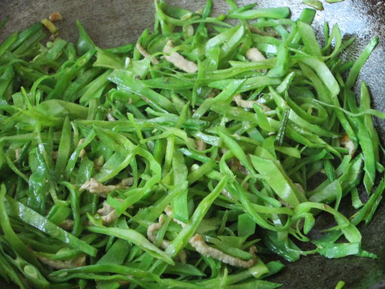扁豆肉丝步骤7