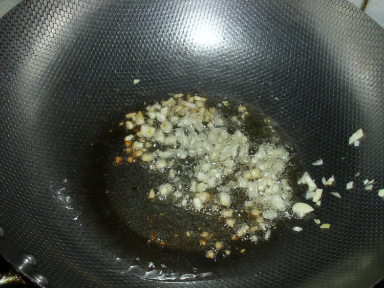 蒜香扁豆丝步骤3