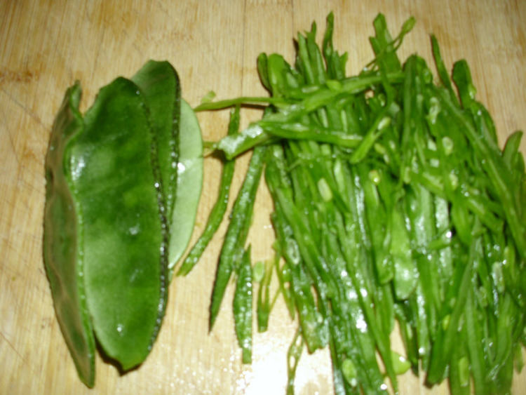 蒜香扁豆丝步骤1