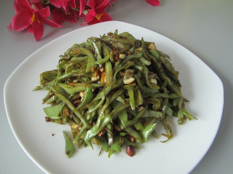 花生碎炒扁豆丝步骤11