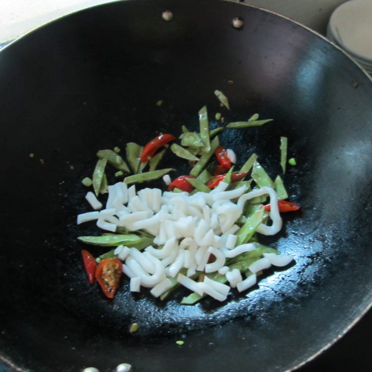 扁豆炒粉步骤5