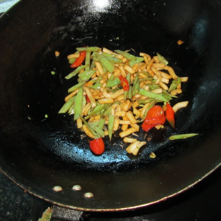 扁豆炒粉步骤10