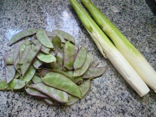 扁豆炒茭白步骤1