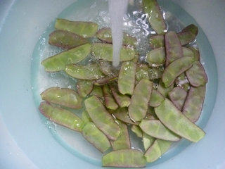 扁豆炒茭白步骤2
