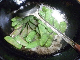 扁豆炒茭白步骤5