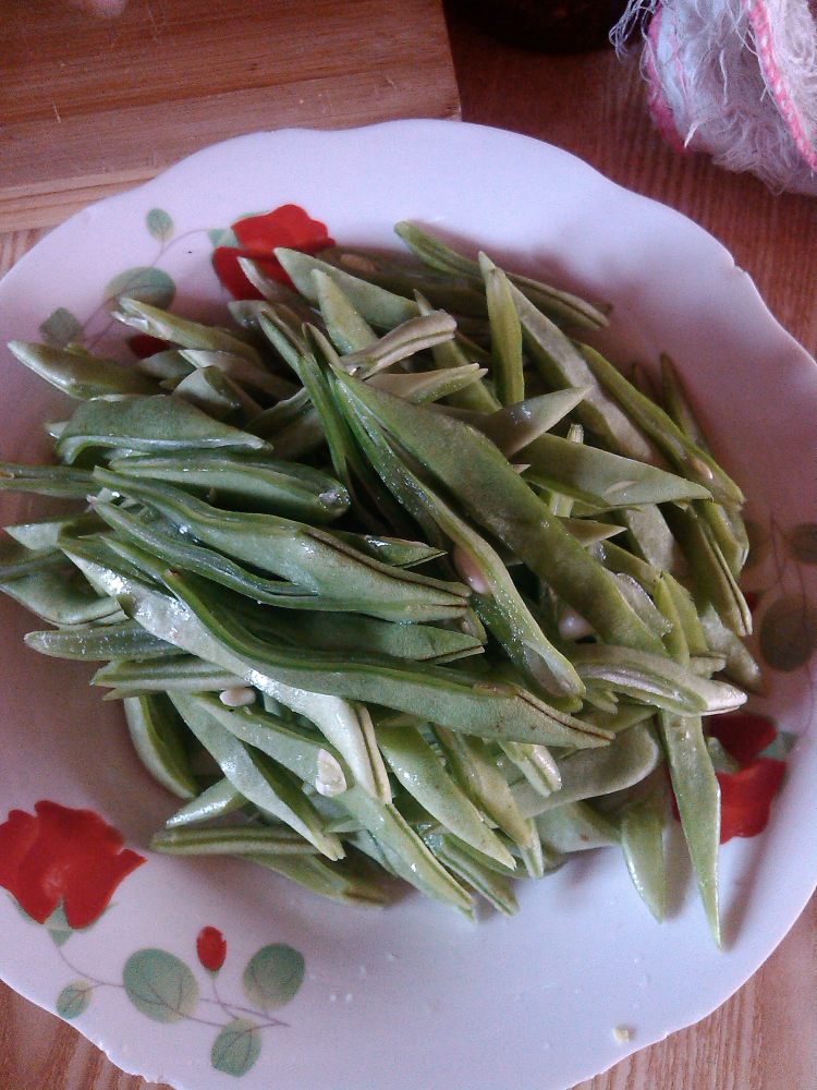 扁豆炒肉丝步骤2