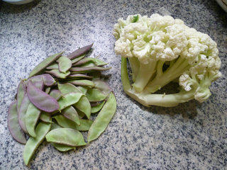 扁豆炒花菜步骤1