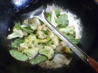 扁豆炒花菜步骤9