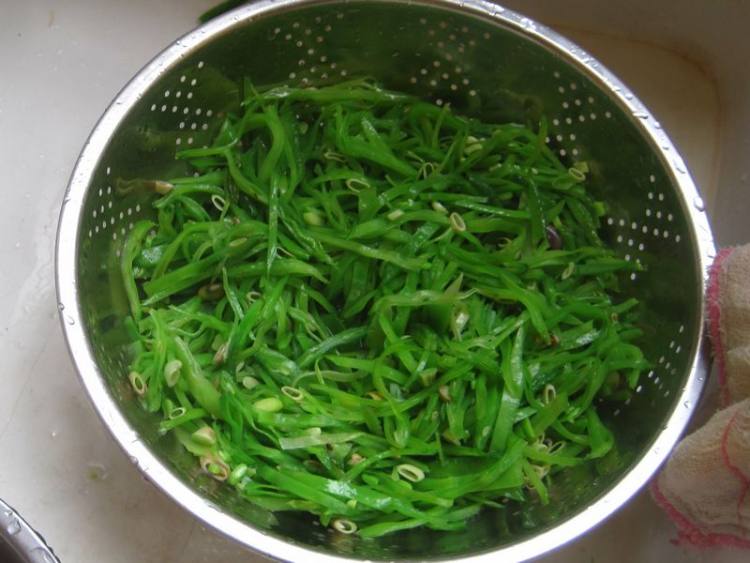 素炒扁豆丝步骤4