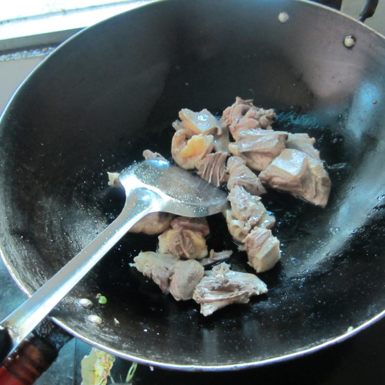 甜酒胡椒蒸老鸭步骤6