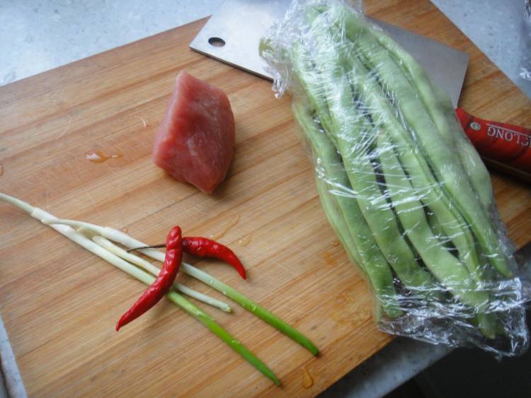香辣扁豆丁步骤1