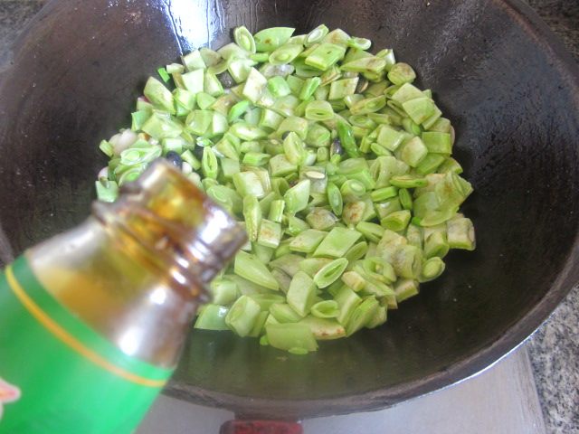 白菜扁豆合欢菜步骤5