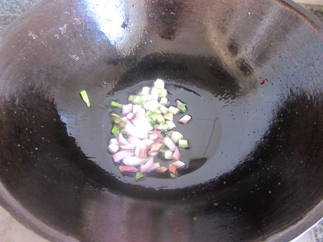 白菜扁豆合欢菜步骤3
